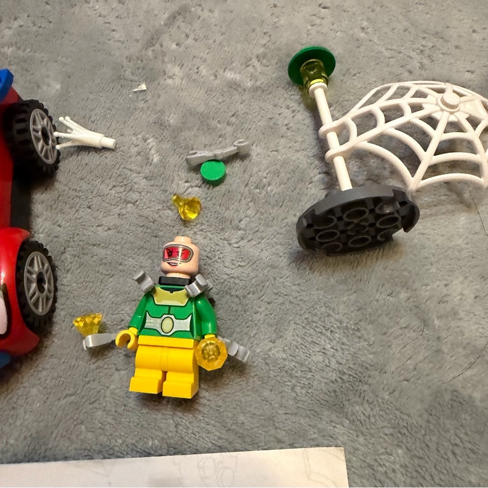 LEGO‎ Marvel 10789 Spider-Man Car & Doc Ock Minifigures Incomplete w/ - Picture 3 of 6